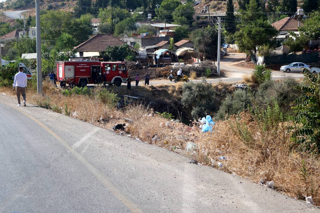 Konya plakalı otomobil şarampole devrildi, sürücüsü öldü 1